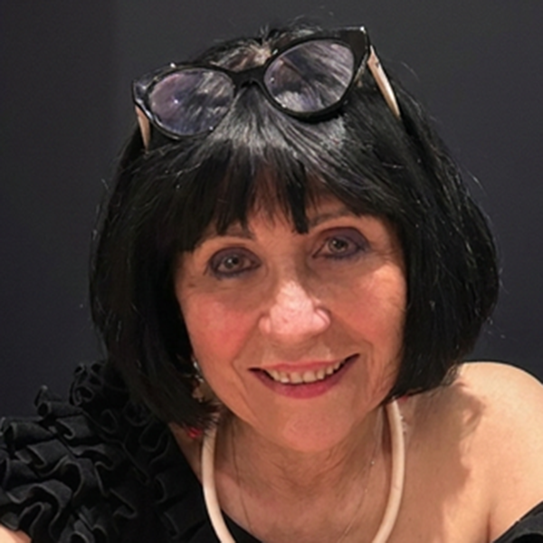 Portrait_christinebach_2026_vignette
